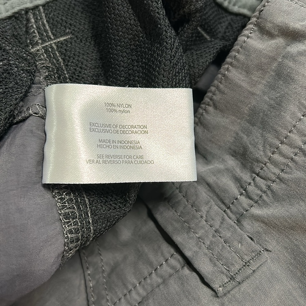 Orvis Classic Collection cargo shorts.  32 - Picture 14 of 16